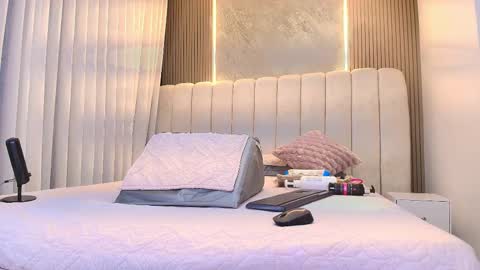 kataleya online show from February 17, 7:13 pm