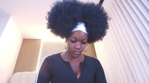 kataleya online show from April 4, 7:10 pm