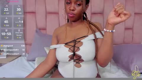 hazel_lanee online show from November 16, 7:32 am