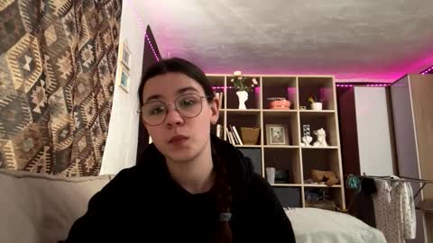 Chloe online show from February 22, 10:19 am