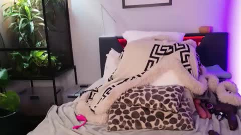 Hazeleo online show from January 18, 11:14 pm