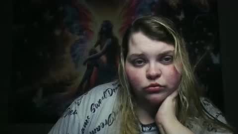 Hazeleyez97 online show from January 6, 6:06 am