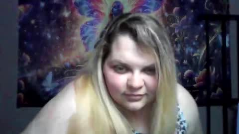 Hazeleyez97 online show from May 14, 4:32 am
