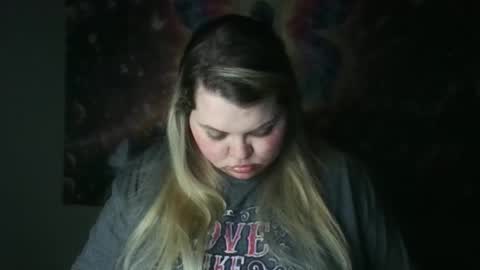 Hazeleyez97 online show from October 28, 11:06 pm