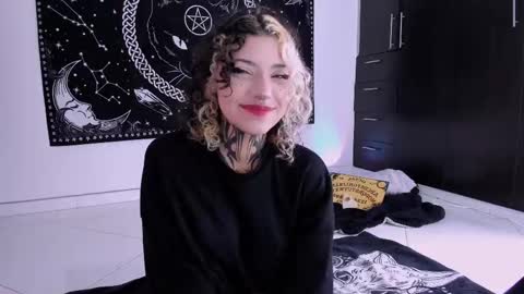 Snapshot of hazellwitch chatting on March 4, 1:28 pm Hazell Witch online show from March 4, 1:28 pm