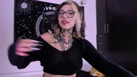Snapshot of hazellwitch chatting on March 6, 1:14 pm Hazell Witch online show from March 6, 1:14 pm