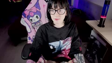 hazeltompson online show from March 4, 12:02 pm