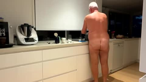 h babe online show from December 8, 6:17 pm