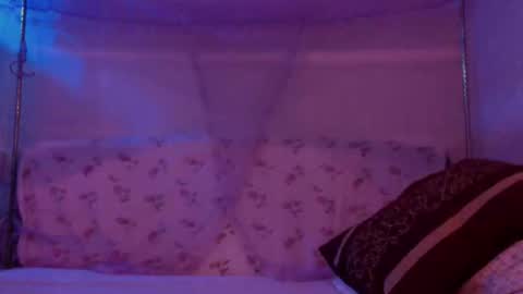 Snapshot of heaven_122 chatting on September 23, 10:27 pm Angel  online show from September 23, 10:27 pm