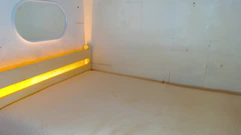 Snapshot of heavenlypleasurexx chatting on January 16, 11:16 pm HEAVEN online show from January 16, 11:16 pm