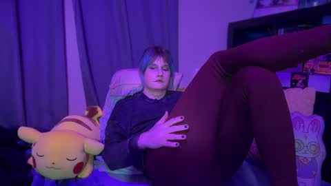 Saoirse online show from December 12, 9:30 am