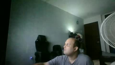 Snapshot of heavy_rebellxc chatting on October 23, 5:20 am Heavy Rebell online show from October 23, 5:20 am