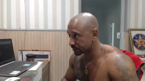 hebertgomes online show from April 17, 3:42 am