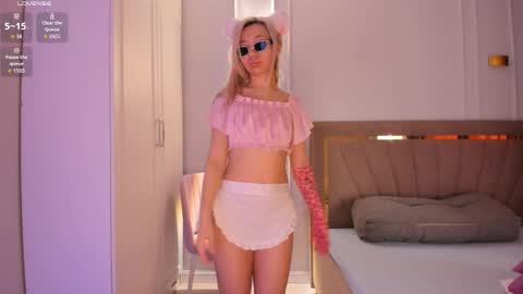 Call me Mia online show from April 21, 2:04 am