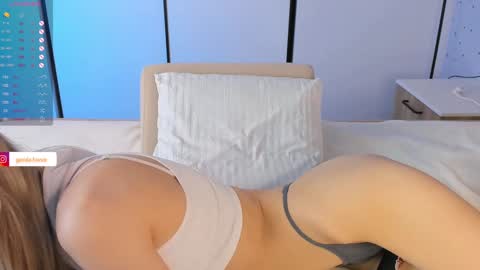 Snapshot of heidas_passion chatting on January 31, 6:24 am Heida online show from January 31, 6:24 am