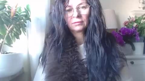 Helen online show from November 6, 7:55 am