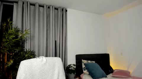 helen_miller online show from February 22, 9:13 am