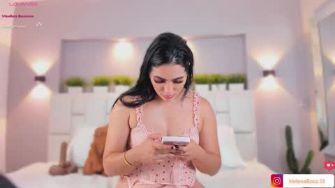 H E L E N A  online show from January 31, 7:44 pm