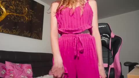 Helenn online show from May 1, 1:43 am