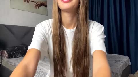 Snapshot of helenjoyne chatting on September 30, 9:20 am Chloe online show from September 30, 9:20 am
