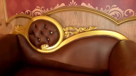 Helen or Hells online show from November 6, 12:30 pm