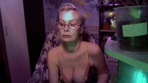 Helga online show from May 8, 1:00 am