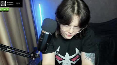 Red online show from December 2, 8:07 pm