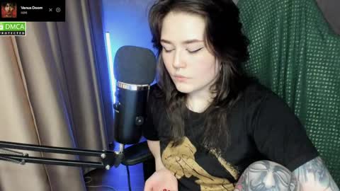 Red online show from April 8, 8:45 pm