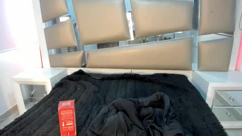 hellen__smith_ online show from November 20, 2:36 pm