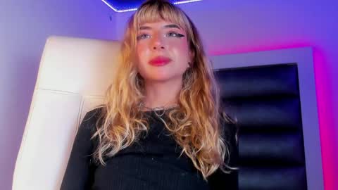 hellen__smith_ online show from April 21, 1:53 am