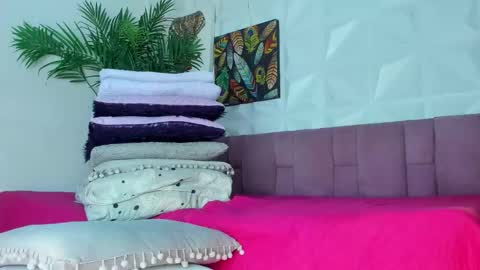 hellen     online show from November 13, 8:55 pm