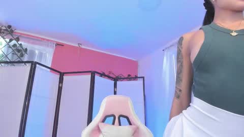 Hellen online show from December 2, 7:01 pm