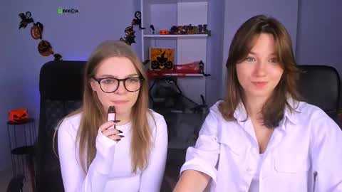 Helli online show from October 25, 7:25 pm