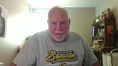 Snapshot of helloforfun111 chatting on December 6, 2:55 pm helloforfun111 online show from December 6, 2:55 pm