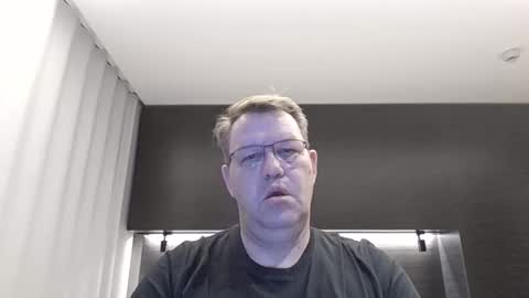 henrikrp1971 online show from January 1, 9:41 pm