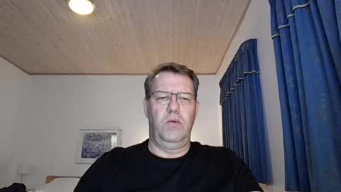 henrikrp1971 online show from December 11, 12:33 am