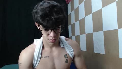 Snapshot of henry_gandy chatting on January 24, 12:52 pm HENRY GANDY online show from January 24, 12:52 pm