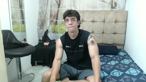 Snapshot of henry_gandy chatting on September 24, 3:41 pm HENRY GANDY online show from September 24, 3:41 pm