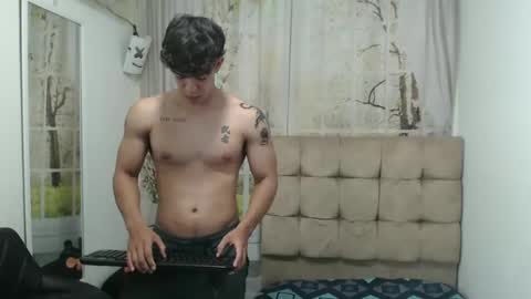 Snapshot of henry_gandy chatting on September 10, 10:00 pm HENRY GANDY online show from September 10, 10:00 pm