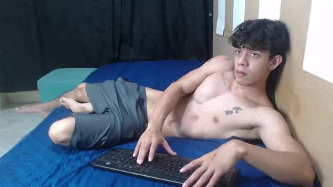 Snapshot of henry_gandy chatting on February 1, 3:50 pm HENRY GANDY online show from February 1, 3:50 pm