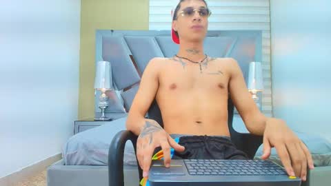 Henry online show from March 28, 7:59 pm