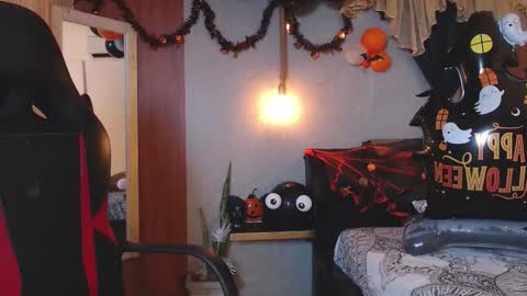 Snapshot of hera_divine chatting on October 21, 10:24 pm HERA online show from October 21, 10:24 pm