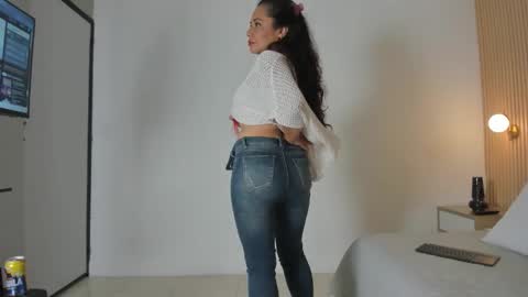 Snapshot of hera_goddesss chatting on October 17, 8:24 pm Hera online show from October 17, 8:24 pm