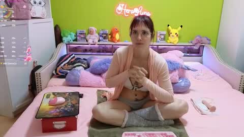 Snapshot of heraluna_ chatting on October 30, 9:37 pm HeraLuna  online show from October 30, 9:37 pm