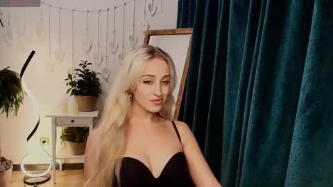 Elise online show from May 14, 2:21 am