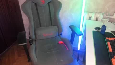 herefordcam online show from February 4, 6:14 am