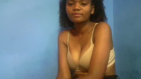 herisse01 online show from March 16, 5:44 am