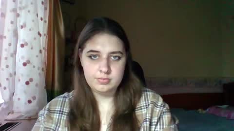 hess_luna_ online show from December 1, 10:13 am