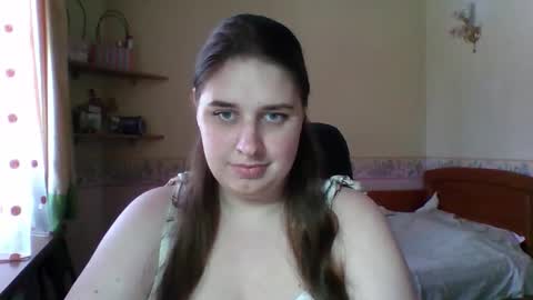 hess_luna_ online show from February 9, 10:08 am