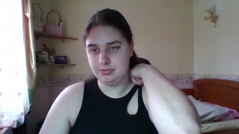 hess_luna_ online show from March 3, 10:22 am